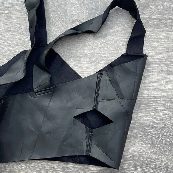 Mikoh Diamond Head Crop Top, black neoprene - Picture 8 of 11